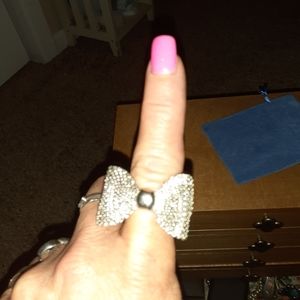 Sterling silver bow ring size 6